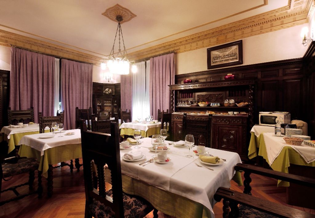Palacio Arias ナビア レストラン 写真